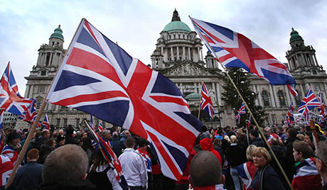 Великобритания северная Ирландия протест белфаст лоялисты